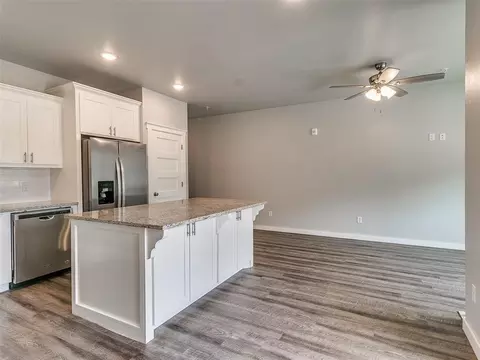 207 W Apache St, Norman, OK 73069 photo 23