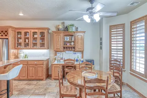 Dining - 2101 Fox Croft Rd, Norman, OK 73026 photo 2 of 3