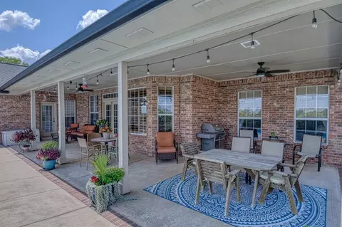 Exterior - 2101 Fox Croft Rd, Norman, OK 73026 photo 5 of 7
