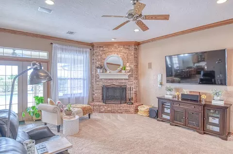 Living - 2101 Fox Croft Rd, Norman, OK 73026 photo 2 of 3