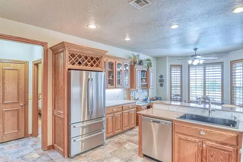Kitchen - 2101 Fox Croft Rd, Norman, OK 73026 photo 7 of 7