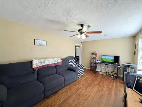 2717 S Bates Ave, Oklahoma City, OK 73128