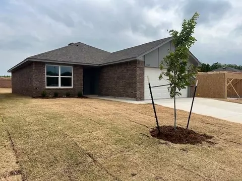 1740 SE 20th St, Newcastle, OK 73065