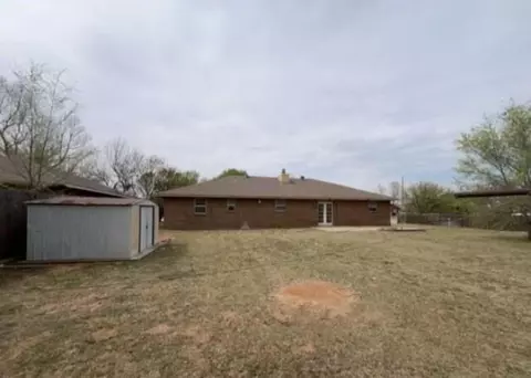 1706 Robin Dr, Woodward, OK 73801