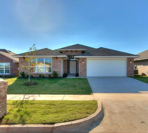 1105 Acacia Creek Dr, Yukon, OK 73099