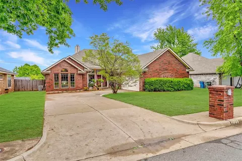 1725 Dena Dr, Edmond, OK 73003