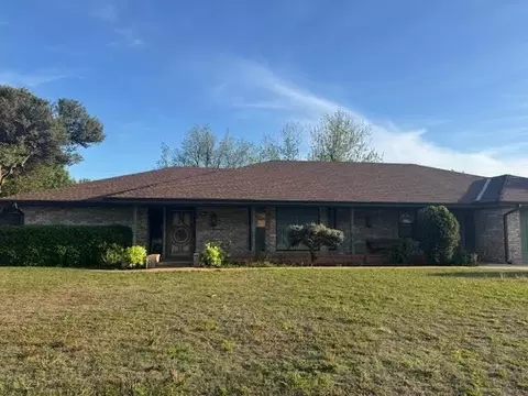 1306 W D Ave, Elk City, OK 73644