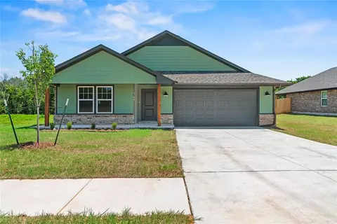 4605 Lincoln Lndg, Harrah, OK 73045