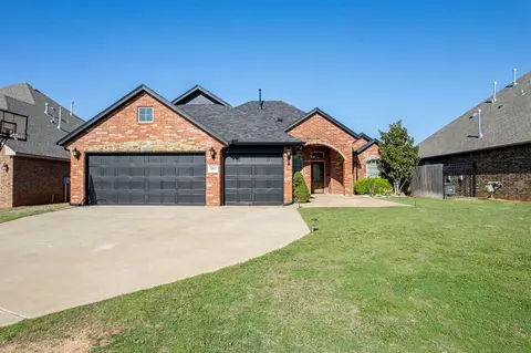 3917 Normandy Rd, Edmond, OK 73013