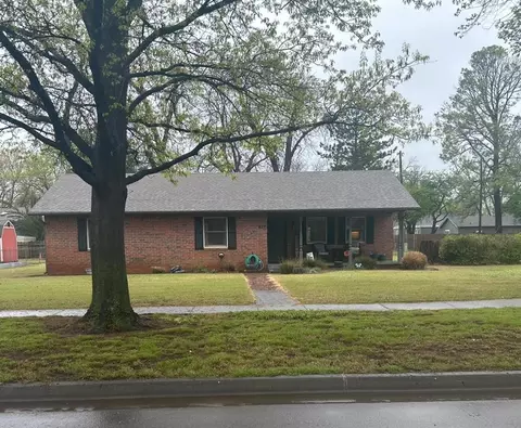 623 N Chickasaw St, Pauls Valley, OK 73075