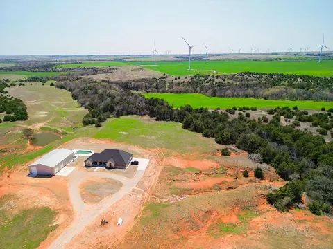 23868 E 920 Rd, Thomas, OK 73669