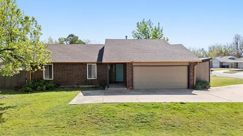 12337 Rockgate Dr, Yukon, OK 73099