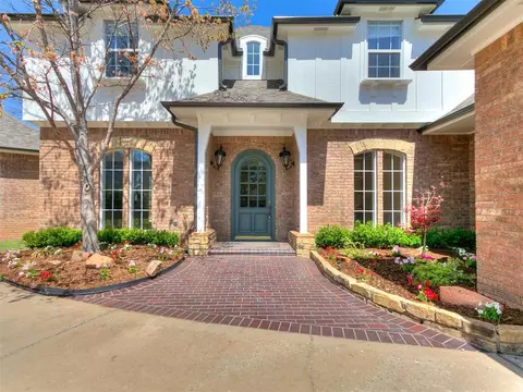 1013 Greenway Cir, Norman, OK 73072