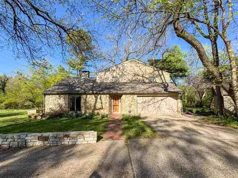 1103 A Woodland Dr, Norman, OK 73072