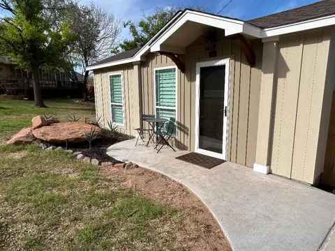 55 Hicks Mountain Rd, Lone Wolf, OK 73655 photo 2