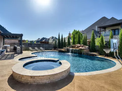4504 Farm Hill Rd, Norman, OK 73072