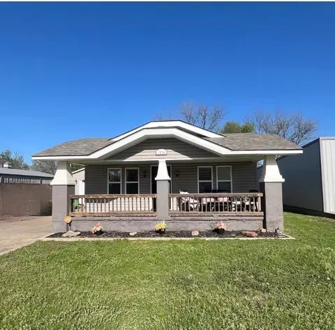 1216 N Jim Thorpe Blvd, Prague, OK 74864