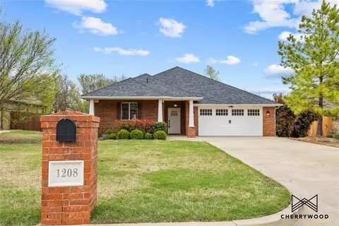 1208 Magnolia Dr, Ada, OK 74820