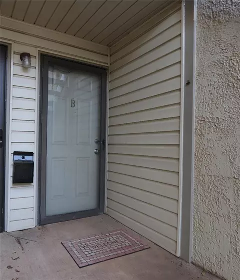 848 Cardinal Crk #B, Norman, OK 73072