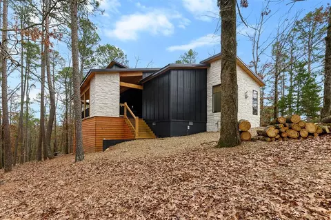 132 Hollow Creek Trl, Broken Bow, OK 74728