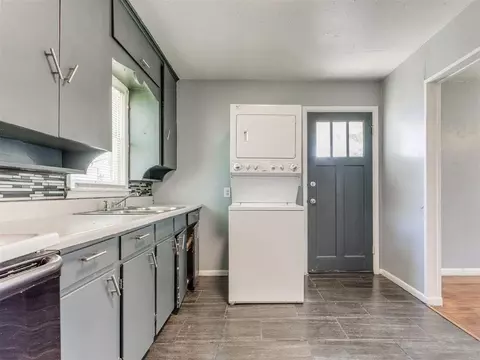 125 E Johnson St, Norman, OK 73069 photo 3