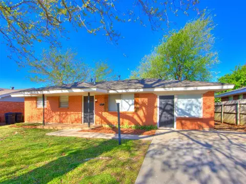 1121 Elmhurst St, Moore, OK 73160