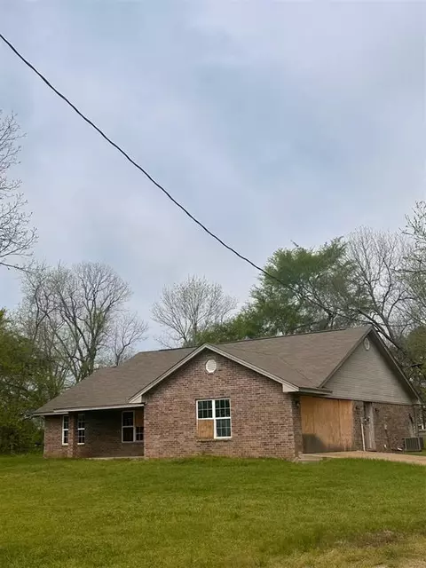 858 N 4243 Rd, Hugo, OK 74743