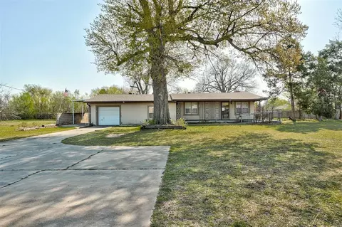 310 S Sooner Rd, Midwest City, OK 73110