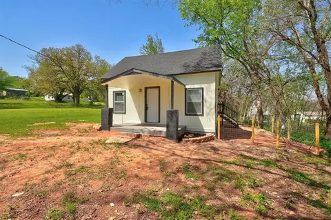 810 E 9th St, Chandler, OK 74834 photo 3