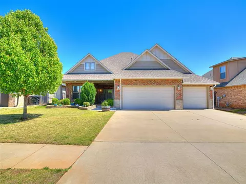 1316 Atalon Dr, Moore, OK 73160 photo 2