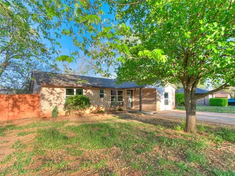 700 N 5th St, Noble, OK 73068