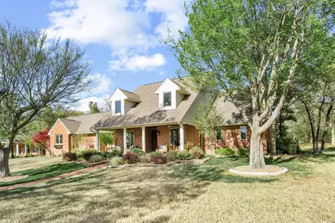 8900 Oakmont Cir, Oklahoma City, OK 73131