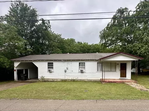 502 Wake Corner St, Broken Bow, OK 74728 photo 1