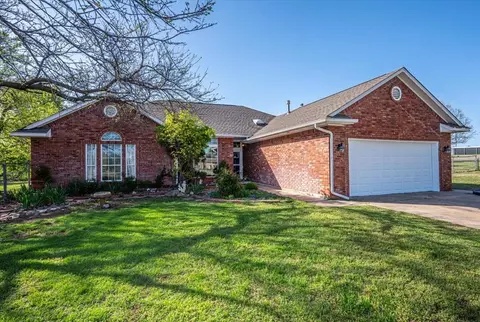 5213 Dalton Cir, Edmond, OK 73034
