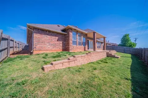 1105 Kelsi Dr, Moore, OK 73160 photo 31
