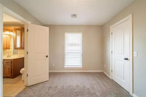 1105 Kelsi Dr, Moore, OK 73160 photo 29