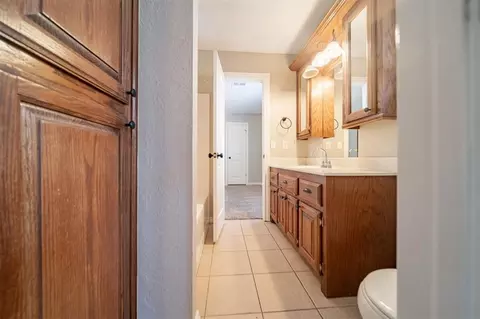 1105 Kelsi Dr, Moore, OK 73160 photo 27