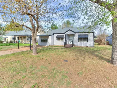 1105 S 9th St, Kingfisher, OK 73750