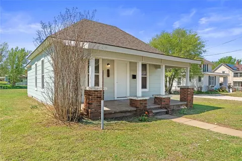 203 N Blaine Ave, Geary, OK 73040