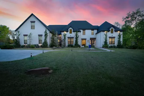 7208 Lost Forest Dr, Edmond, OK 73034