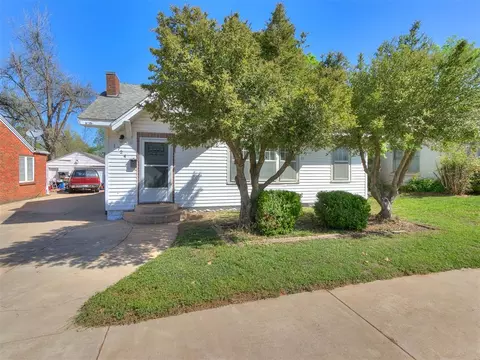 1724 W Virginia Ave, Chickasha, OK 73018