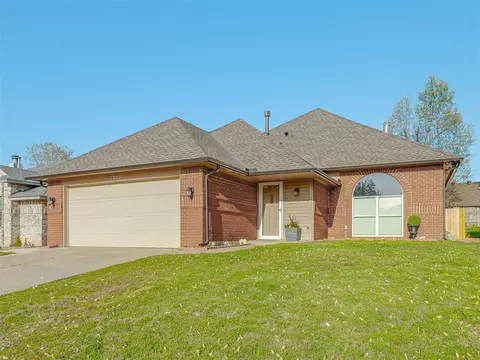 17112 Valley Crst, Edmond, OK 73012