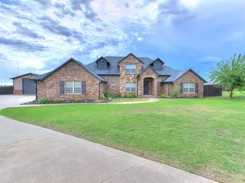9900 Stefano Cir, Yukon, OK 73099