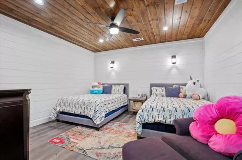 Bedroom - 432 Sugar Pine Loop, Broken Bow, OK 74728 photo 4 of 6