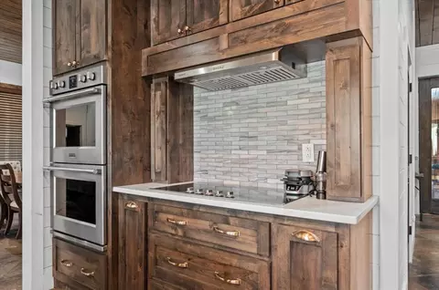 Kitchen - 432 Sugar Pine Loop, Broken Bow, OK 74728 photo 4 of 5