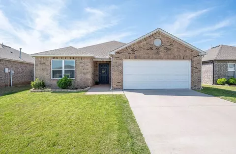 9520 121st St, Yukon, OK 73099