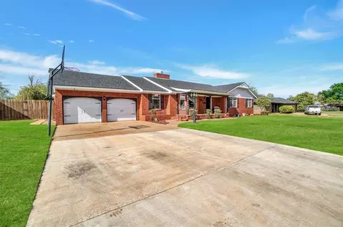 301 Lakeside Dr, Altus, OK 73521 photo 3