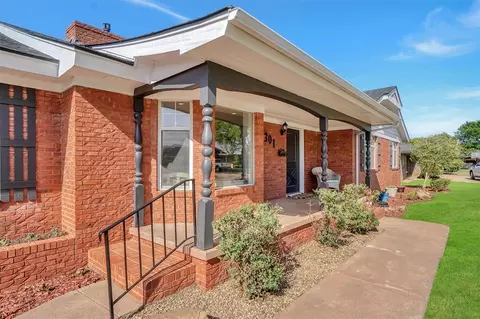 301 Lakeside Dr, Altus, OK 73521 photo 4
