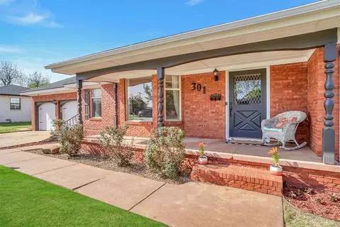 301 Lakeside Dr, Altus, OK 73521 photo 5