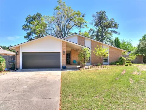 4100 Coventry Ln, Norman, OK 73072